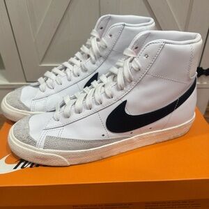Nike Blazer Mid ‘77 Womens 9